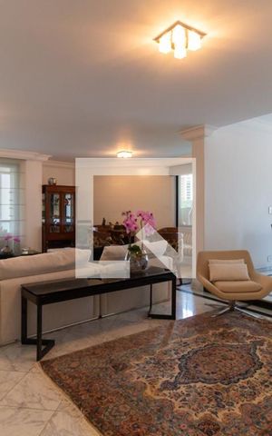 Apartamento à venda com 300m², 4 quartos e 4 vagas Apartamento à venda com 300m², 4 quartos e 4 vagasSala