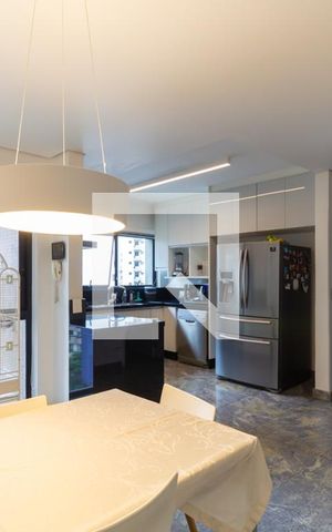 Apartamento à venda com 300m², 4 quartos e 4 vagas Apartamento à venda com 300m², 4 quartos e 4 vagasCozinha
