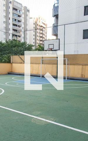 Apartamento à venda com 300m², 4 quartos e 4 vagas Apartamento à venda com 300m², 4 quartos e 4 vagasÁrea comum - Quadra Esportiva
