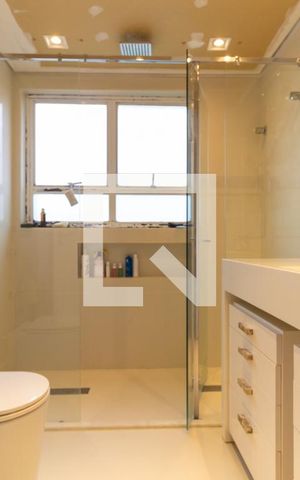 Apartamento à venda com 300m², 4 quartos e 4 vagas Apartamento à venda com 300m², 4 quartos e 4 vagasBanheiro Suíte 4