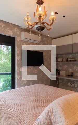 Apartamento à venda com 300m², 4 quartos e 4 vagas Apartamento à venda com 300m², 4 quartos e 4 vagasSuíte 1