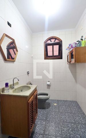 Casa à venda com 199m², 3 quartos e 2 vagasLavabo