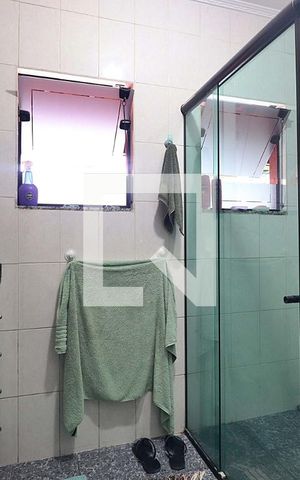 Casa à venda com 199m², 3 quartos e 2 vagasBanheiro do Quarto 1 - Suíte