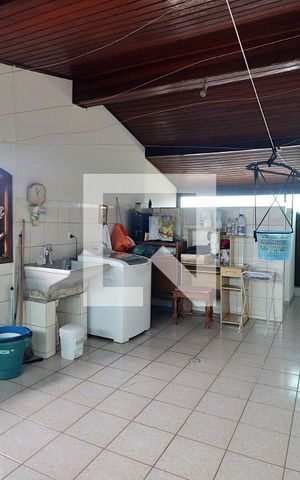Casa à venda com 199m², 3 quartos e 2 vagasLavanderia