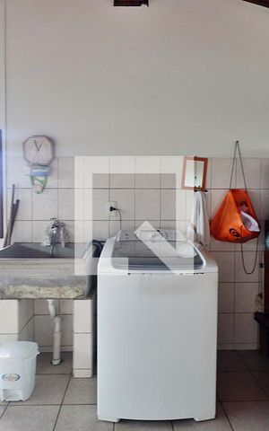 Casa à venda com 199m², 3 quartos e 2 vagasLavanderia