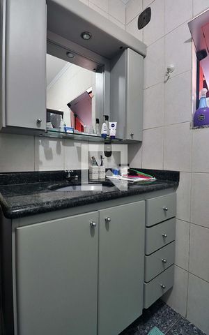 Casa à venda com 199m², 3 quartos e 2 vagasBanheiro do Quarto 1 - Suíte