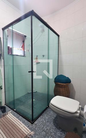 Casa à venda com 199m², 3 quartos e 2 vagasBanheiro do Quarto 1 - Suíte