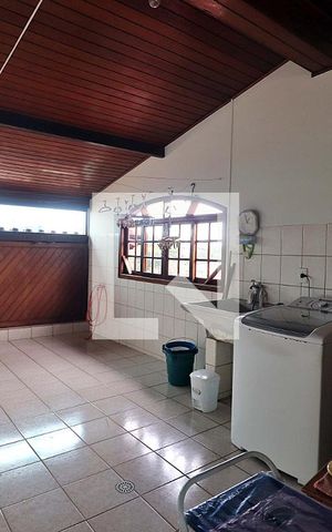 Casa à venda com 199m², 3 quartos e 2 vagasLavanderia