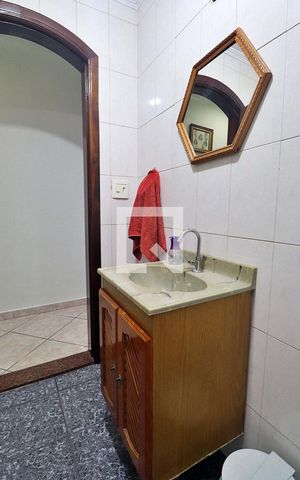 Casa à venda com 199m², 3 quartos e 2 vagasLavabo
