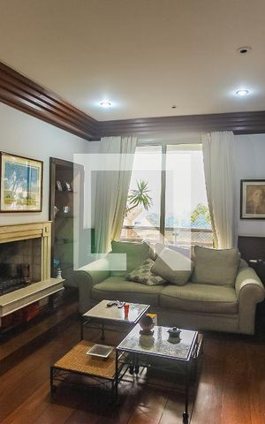 Apartamento para alugar com 430m², 4 quartos e 4 vagas Apartamento para alugar com 430m², 4 quartos e 4 vagasSala de TV