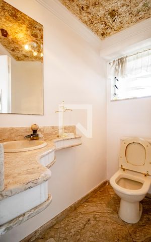 Apartamento à venda com 160m², 3 quartos e 3 vagas Apartamento à venda com 160m², 3 quartos e 3 vagasLavabo