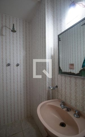 Apartamento à venda com 180m², 4 quartos e 1 vaga Apartamento à venda com 180m², 4 quartos e 1 vagaBanheiro social 2