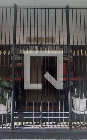 Apartamento à venda com 180m², 4 quartos e 1 vaga Apartamento à venda com 180m², 4 quartos e 1 vagaFachada/Placa