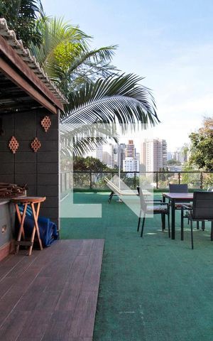 Casa à venda com 720m², 5 quartos e 5 vagasÁrea Externa