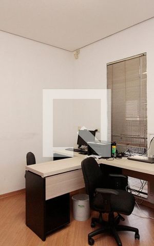 Casa à venda com 720m², 5 quartos e 5 vagasEscritório