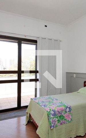 Casa à venda com 720m², 5 quartos e 5 vagasSuíte 4