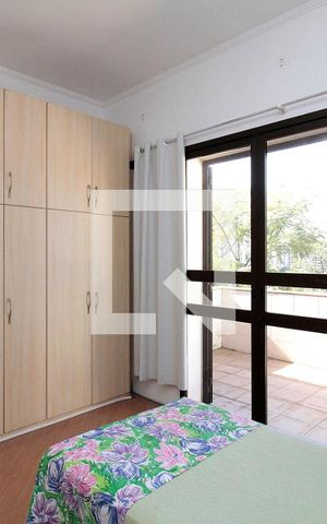 Casa à venda com 720m², 5 quartos e 5 vagasSuíte 4
