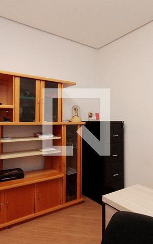 Casa à venda com 720m², 5 quartos e 5 vagasEscritório