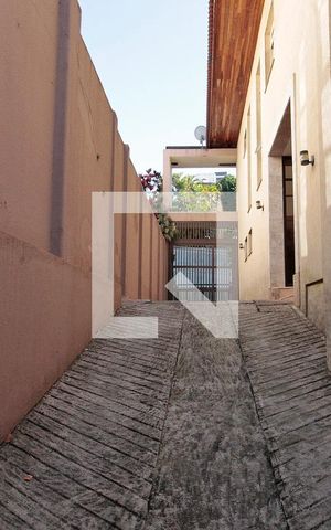 Casa à venda com 720m², 5 quartos e 5 vagasÁrea de Serviço