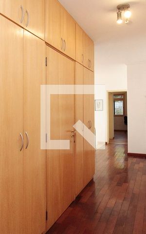Casa à venda com 720m², 5 quartos e 5 vagasCorredor