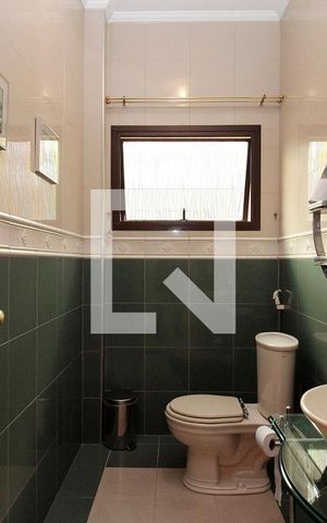 Casa à venda com 720m², 5 quartos e 5 vagasLavabo