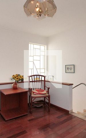 Casa à venda com 720m², 5 quartos e 5 vagasCorredor