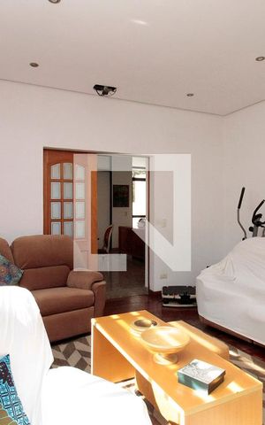 Casa à venda com 720m², 5 quartos e 5 vagasSala de TV