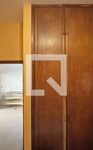 Casa de condomínio à venda com 950m², 4 quartos e 10 vagas Casa de condomínio à venda com 950m², 4 quartos e 10 vagasQuarto de serviço