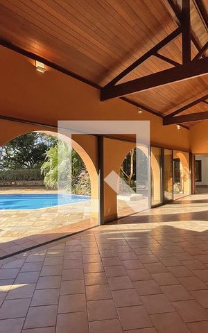 Casa de condomínio à venda com 950m², 4 quartos e 10 vagas Casa de condomínio à venda com 950m², 4 quartos e 10 vagasSalão de festas