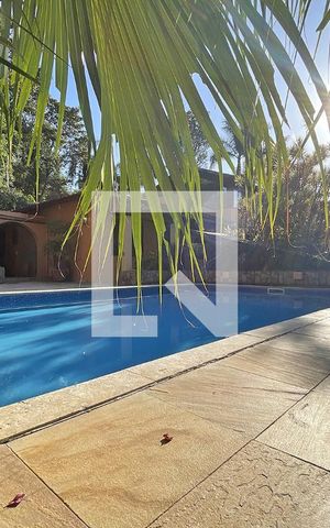 Casa de condomínio à venda com 950m², 4 quartos e 10 vagas Casa de condomínio à venda com 950m², 4 quartos e 10 vagasÁrea externa