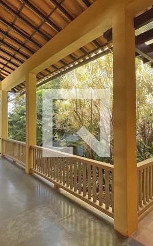 Casa de condomínio à venda com 950m², 4 quartos e 10 vagas Casa de condomínio à venda com 950m², 4 quartos e 10 vagasVaranda