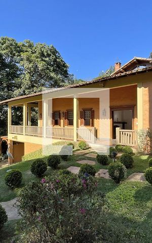 Casa de condomínio à venda com 950m², 4 quartos e 10 vagas Casa de condomínio à venda com 950m², 4 quartos e 10 vagasÁrea externa