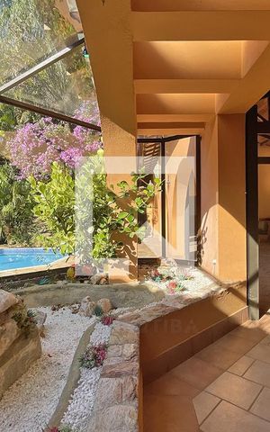 Casa de condomínio à venda com 950m², 4 quartos e 10 vagas Casa de condomínio à venda com 950m², 4 quartos e 10 vagasSalão de festas