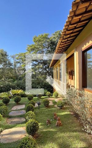 Casa de condomínio à venda com 950m², 4 quartos e 10 vagas Casa de condomínio à venda com 950m², 4 quartos e 10 vagasÁrea externa