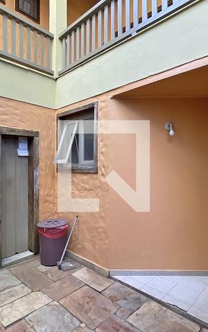 Casa de condomínio à venda com 950m², 4 quartos e 10 vagas Casa de condomínio à venda com 950m², 4 quartos e 10 vagasÁrea externa