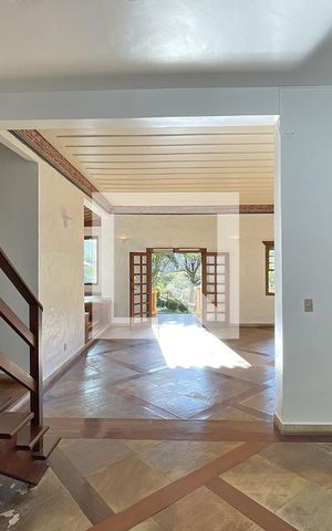 Casa de condomínio à venda com 950m², 4 quartos e 10 vagas Casa de condomínio à venda com 950m², 4 quartos e 10 vagasSala 4