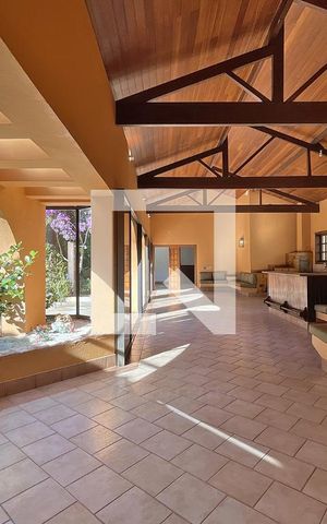 Casa de condomínio à venda com 950m², 4 quartos e 10 vagas Casa de condomínio à venda com 950m², 4 quartos e 10 vagasSalão de festas
