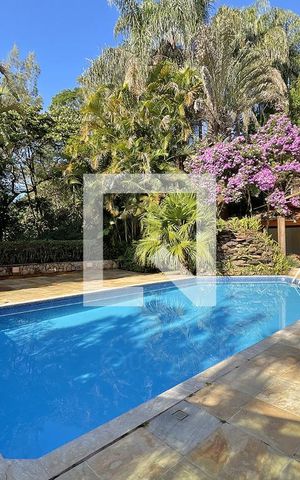 Casa de condomínio à venda com 950m², 4 quartos e 10 vagas Casa de condomínio à venda com 950m², 4 quartos e 10 vagasÁrea externa