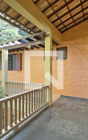 Casa de condomínio à venda com 950m², 4 quartos e 10 vagas Casa de condomínio à venda com 950m², 4 quartos e 10 vagasVaranda