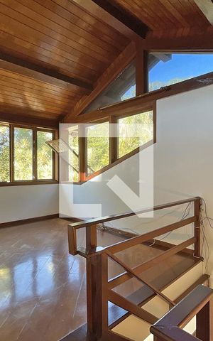 Casa de condomínio à venda com 950m², 4 quartos e 10 vagas Casa de condomínio à venda com 950m², 4 quartos e 10 vagasMezanino