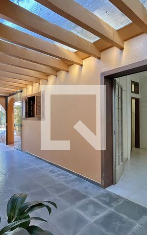 Casa de condomínio à venda com 950m², 4 quartos e 10 vagas Casa de condomínio à venda com 950m², 4 quartos e 10 vagasÁrea externa