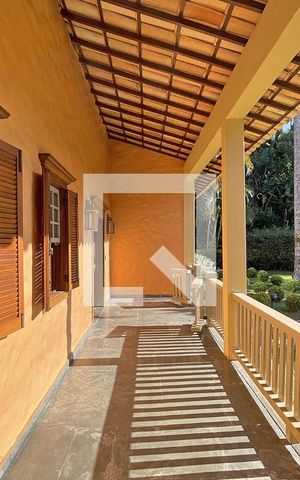 Casa de condomínio à venda com 950m², 4 quartos e 10 vagas Casa de condomínio à venda com 950m², 4 quartos e 10 vagasVaranda