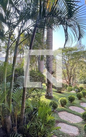 Casa de condomínio à venda com 950m², 4 quartos e 10 vagas Casa de condomínio à venda com 950m², 4 quartos e 10 vagasÁrea externa
