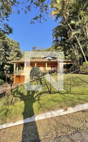 Casa de condomínio à venda com 950m², 4 quartos e 10 vagas Casa de condomínio à venda com 950m², 4 quartos e 10 vagasÁrea externa