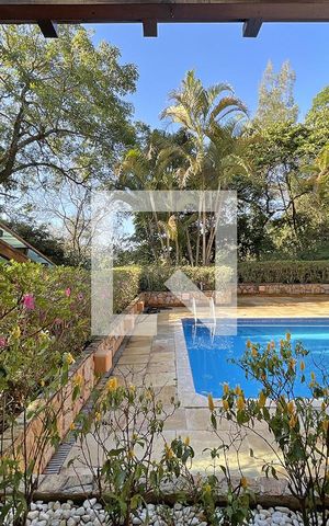 Casa de condomínio à venda com 950m², 4 quartos e 10 vagas Casa de condomínio à venda com 950m², 4 quartos e 10 vagasÁrea externa