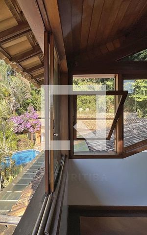 Casa de condomínio à venda com 950m², 4 quartos e 10 vagas Casa de condomínio à venda com 950m², 4 quartos e 10 vagasMezanino