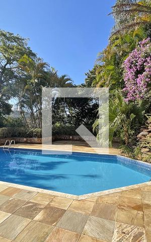Casa de condomínio à venda com 950m², 4 quartos e 10 vagas Casa de condomínio à venda com 950m², 4 quartos e 10 vagasÁrea externa