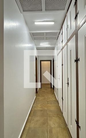 Casa de condomínio à venda com 950m², 4 quartos e 10 vagas Casa de condomínio à venda com 950m², 4 quartos e 10 vagasCorredor