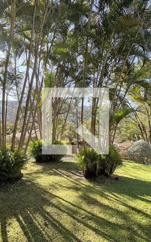 Casa de condomínio à venda com 950m², 4 quartos e 10 vagas Casa de condomínio à venda com 950m², 4 quartos e 10 vagasÁrea externa
