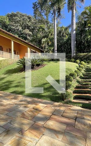 Casa de condomínio à venda com 950m², 4 quartos e 10 vagas Casa de condomínio à venda com 950m², 4 quartos e 10 vagasÁrea externa